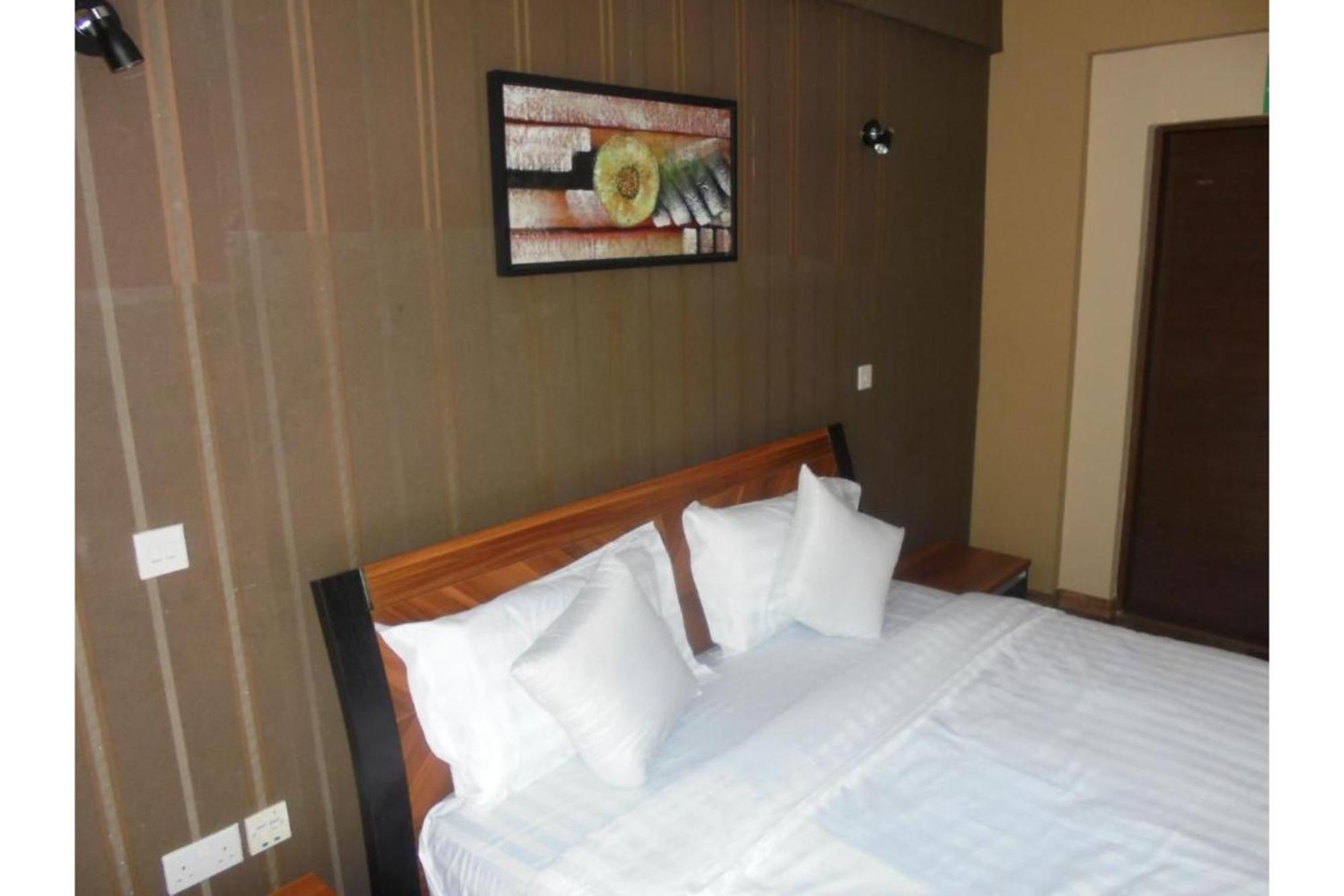 We Hotel & Suites Nairobi Exterior foto